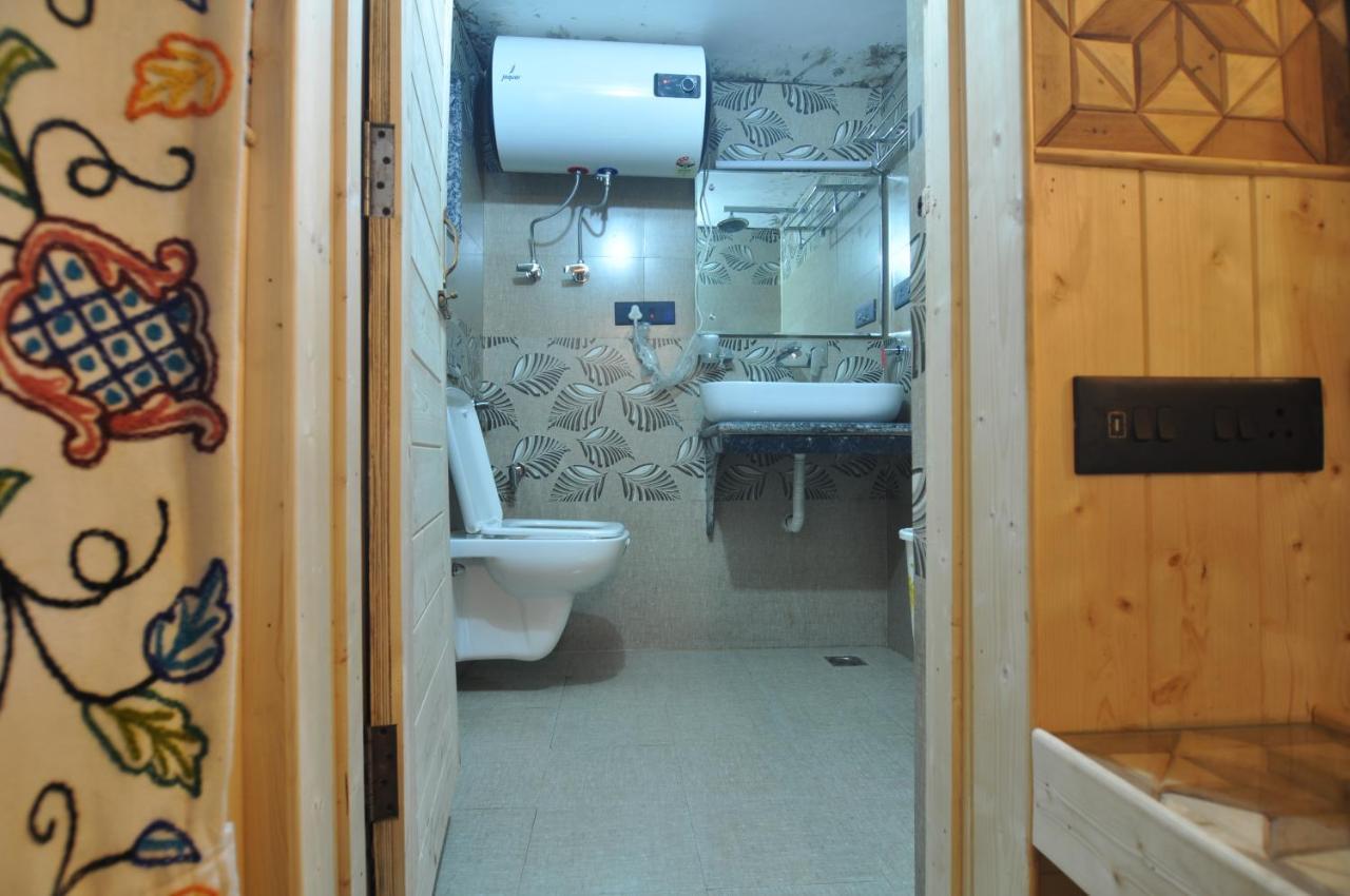 Kashmir House Pahalgam Hotel Exterior photo