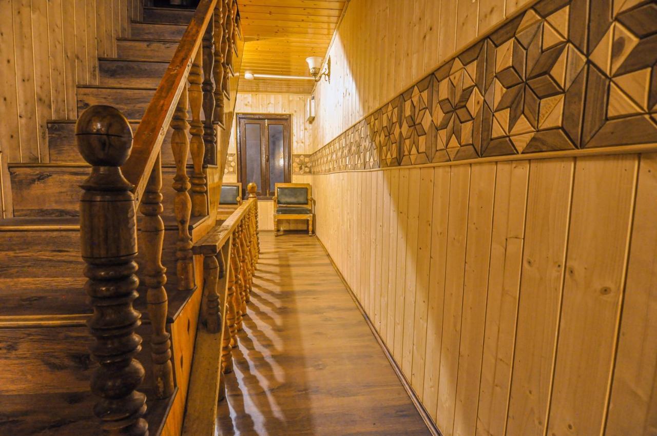 Kashmir House Pahalgam Hotel Exterior photo